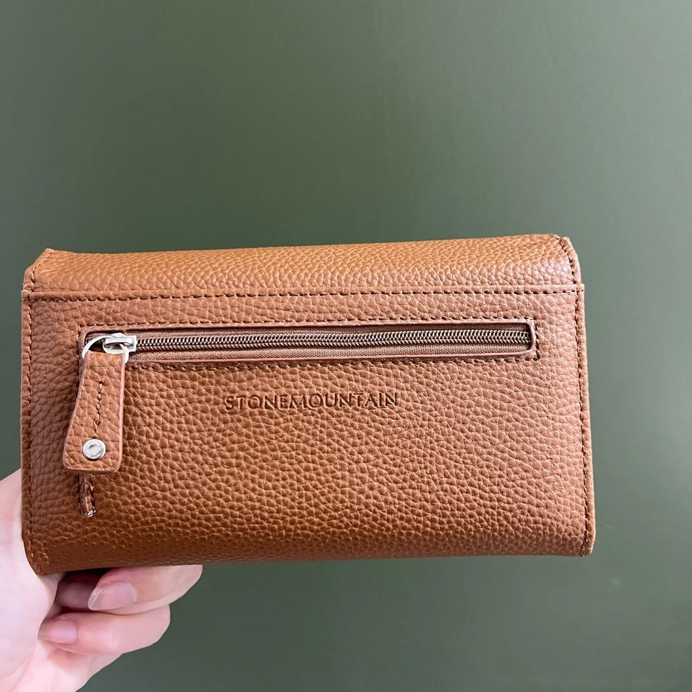 Stone Mountain Accessories Tan Wallet with Silver Accent - Picture 4 of 4